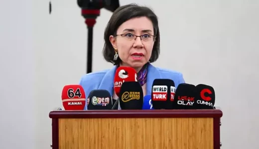 Uşak Belediye Başkanvekili CHP’li Hatice Terekeci Özkan oldu Uşak Belediye Başkanı Özkan Yalım’ın tutuklanmasının ardından yapılan oylamada CHP’nin adayı Hatice Terekeci Özkan başkanvekili seçildi