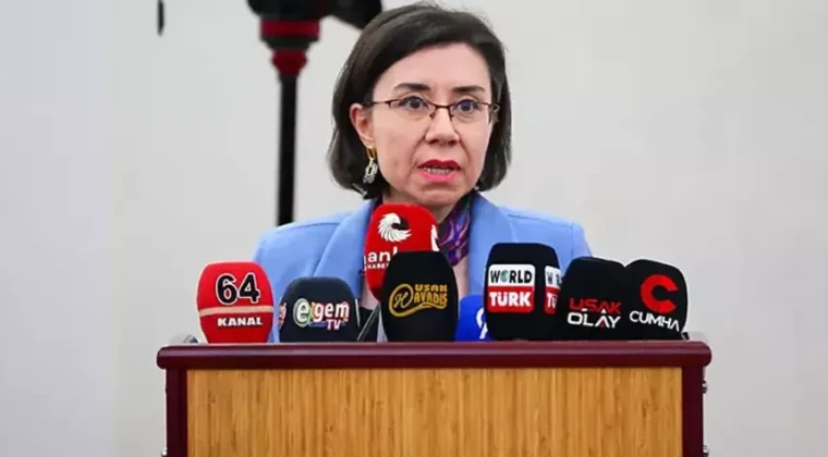 Uşak Belediye Başkanvekili CHP’li Hatice Terekeci Özkan oldu Uşak Belediye Başkanı Özkan Yalım’ın tutuklanmasının ardından yapılan oylamada CHP’nin adayı Hatice Terekeci Özkan başkanvekili seçildi