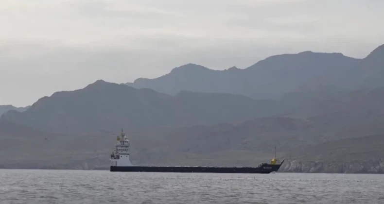 SON DAKİKA… ABD İran’a deniz ablukasını başlatıyor: Saat verildi ABD, İran limanlarına yönelik ablukayı 13 Nisan’da başlatıyor. CENTCOM saat verdi, Hürmüz’de gerilim yeni aşamaya geçti