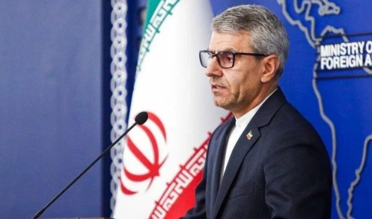 Trump ‘ateşkes istiyorlar’ demişti! İran’dan ilk açıklama geldi… İran Dışişleri Sözcüsü Bekayi, Trump’ın “İran ateşkes istedi” iddiasını reddederek açıklamaların gerçeği yansıtmadığını belirtti. Bekayi konu ile ilgili ‘yanlış ve asılsız’ olduğunu söyledi.