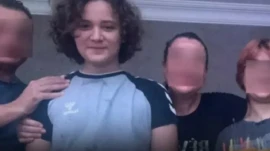 Kahramanmaraş saldırganı hakkında kan donduran detay ortaya çıktı Kahramanmaraş’taki okul saldırısını gerçekleştiren 16 yaşındaki İsa Aras Mersinli’nin WhatsApp profil fotoğrafında, 2014’te ABD’de 6 kişiyi öldürüp intihar eden Elliot Rodger’ın yer aldığı ortaya çıktı