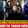 İzmir’de tarihi nöbet İzmir’de mülkiyet tartışmasına konu olan Meslek Fabrikası için verilen tahliye süresi doldu. Sabah saatlerinde polis ekipleri tarafından giriş çıkışların kapatıldığı bina önünde bekleyiş sürerken, İzmir Büyükşehir Belediye Başkanı Cemil Tugay da nöbet tutarak direnişe katıldı.