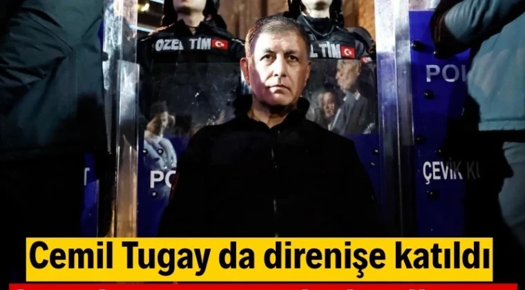 İzmir’de tarihi nöbet İzmir’de mülkiyet tartışmasına konu olan Meslek Fabrikası için verilen tahliye süresi doldu. Sabah saatlerinde polis ekipleri tarafından giriş çıkışların kapatıldığı bina önünde bekleyiş sürerken, İzmir Büyükşehir Belediye Başkanı Cemil Tugay da nöbet tutarak direnişe katıldı.