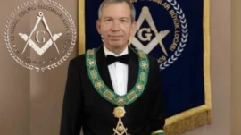 Hür ve Kabul Edilmiş Masonlar Derneği’ne kayyım atandı Hür ve Kabul Edilmiş Masonlar Derneği’nin Başkanı Remzi Sanver’in tutuklanmasının ardından derneğe genel kurul yapmaması nedeniyle mahkeme tarafından kayyım atandı.