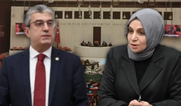 Meclis’te ‘darbe’ tartışması! ‘Bizim Gülen’le, Evren’le fotoğrafımız yok’ TBMM Genel Kurulu’ndaki kanun teklifi görüşmelerinde, AKP ve CHP arasında “darbe ve FETÖ” tartışması yaşandı. AKP’li Leyla Şahin Usta’nın CHP’yi “darbe zihniyetiyle” suçlamasına, CHP’li Gökhan Günaydın “Bizim Fethullah Gülen’le hiç fotoğrafımız yok. Bizim Kenan Evren’le hiç fotoğrafımız yok’ sözleriyle yanıt verdi.