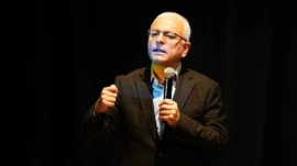 Merdan Yanardağ için Brüksel’de dayanışma etkinliği düzenlenecek. Yıllarını, insanımızın bilgilenmesi ve aydınlanması için harcayan ve ülkenin kötü gidişatı hakkında görüş ve düşüncelerini cesurca paylaşmaktan çekinmeyen Gazeteci-Yazar ve TELE 1 TV’nin kurucusu Dr. Merdan Yanardağ ile Brüksel’de “Dayanışma Etkinliği” düzenlendi.