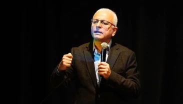 Merdan Yanardağ için Brüksel’de dayanışma etkinliği düzenlenecek. Yıllarını, insanımızın bilgilenmesi ve aydınlanması için harcayan ve ülkenin kötü gidişatı hakkında görüş ve düşüncelerini cesurca paylaşmaktan çekinmeyen Gazeteci-Yazar ve TELE 1 TV’nin kurucusu Dr. Merdan Yanardağ ile Brüksel’de “Dayanışma Etkinliği” düzenlendi.