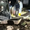 Günlerdir aranan Kübra’yı katledip ormanda yakmışlar! Yanmış parçalar bulundu 30 Nisan tarihinden beri Antalya’da kayıp olarak aranan Kübra Yapıcı’nın öldürülüp ormanda yakıldığı ortaya çıktı. Yapıcı’nın katledilmeden saatler önce kafede beraber oturdukları Umut ve Ata isimli erkeklerle beraber görüntüleri de ortaya çıktı.
