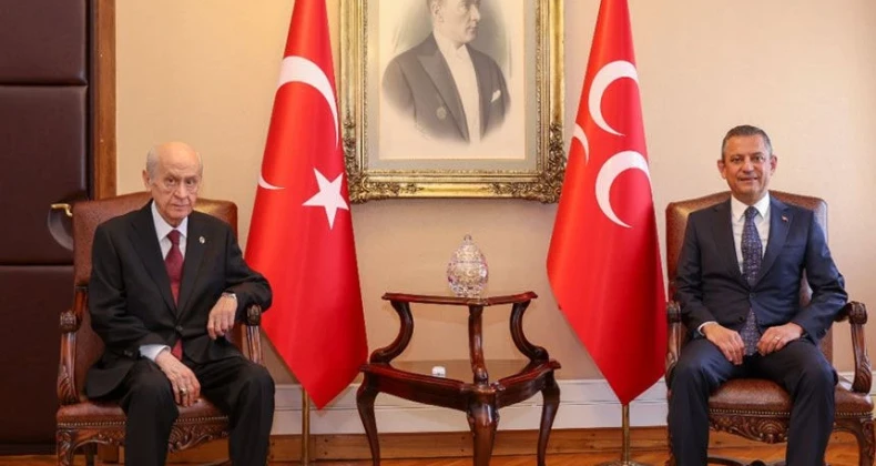 Bahçeli’den, “CHP’ye mutlak butlan” sorusuna net yanıt CHP’ye yönelik mutlak butlan davası ile ilgili soruya yanıt veren MHP Genel Başkanı Devlet Bahçeli, “CHP’nin içinin karıştırılması, parçalanması, hukuki yönden zedelenmesine veyahut başka amaçlarla kullanılmasına müsaade edilmemesini temenni ederiz” dedi.