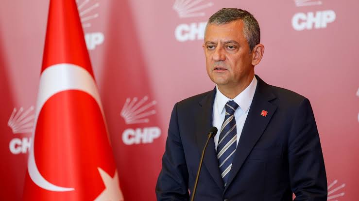 Özgür Özel’den Yeni Parti Sinyali: Yol Haritası Bu Hafta Netleşebilir