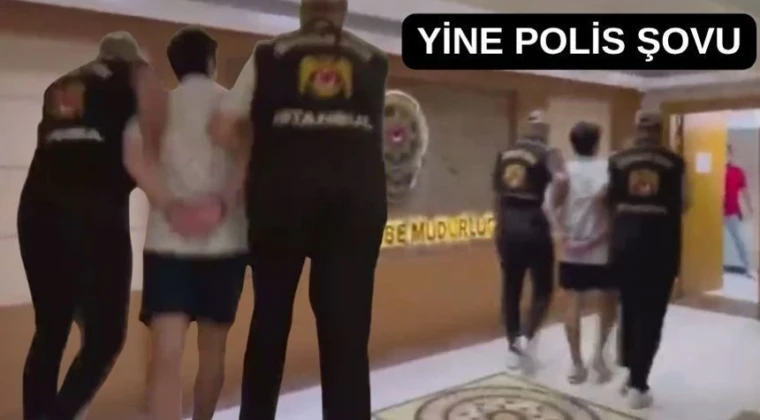 Komedyen Deniz Göktaş’a ters kelepçe! Tepki yağdı “Dini değerleri aşağılama ve cumhurbaşkanına hakaret” suçlamaları yapılan Deniz Göktaş’ın, ters kelepçe ile gözaltına alınmasına tepki yağdı.